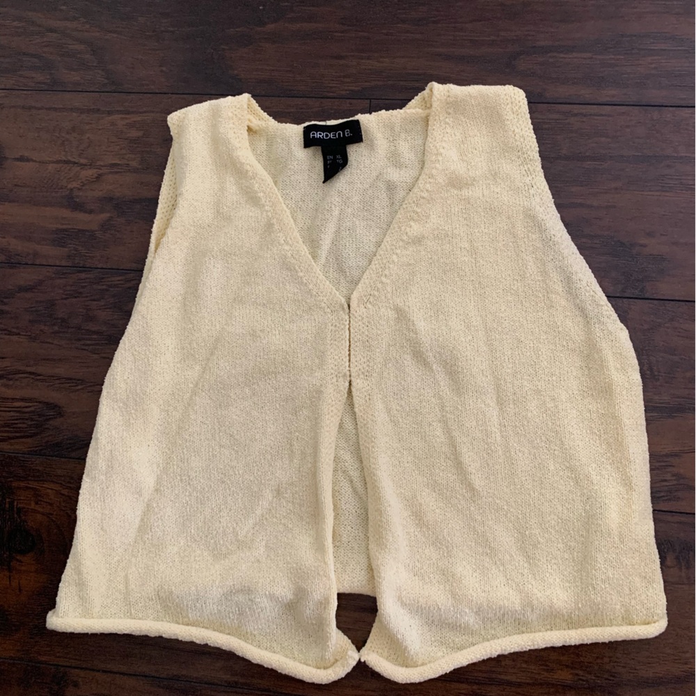 Arden B yellow V-Neck Sweater Vest